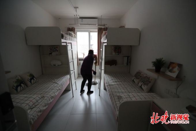 探访北京蓝领公寓：四人一间厨房健身房共享 拎包入住均价仅千元