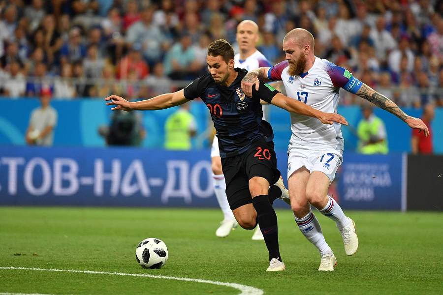 世界杯比赛视频足球(世界杯-巴德利破门佩里西奇绝杀 克罗地亚2-1冰岛三连胜出线)
