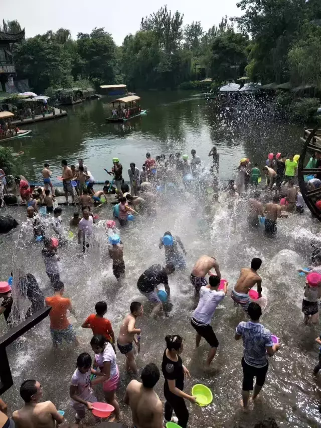 印象黄龙溪，玩水畅呼吸