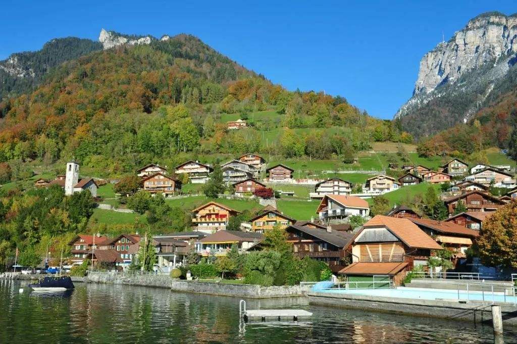 瑞士面积小人口少,为什么却能保持永久中立,谁也不敢招惹它