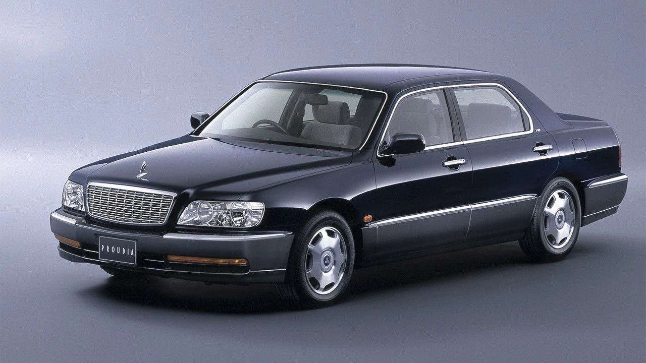 V8横置前驱车？引擎舱够大就玩命往里塞！