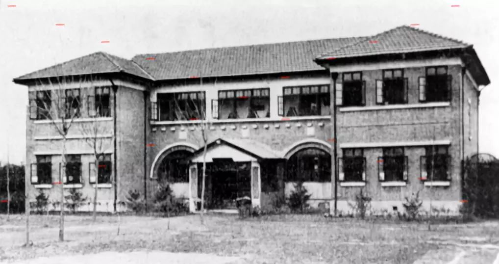 天堂就是丽娃河——华东师范大学