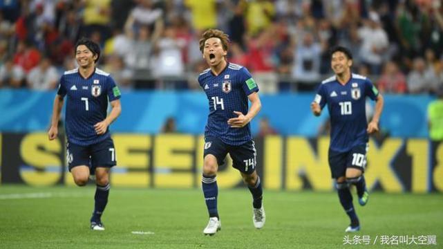 世界杯为什么日本(终于明白为什么日本足球能闪耀俄罗斯世界杯，网友评论一针见血)