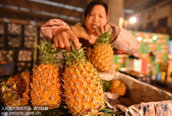 菠萝吃多了会怎样,晚上菠萝吃多了会怎样