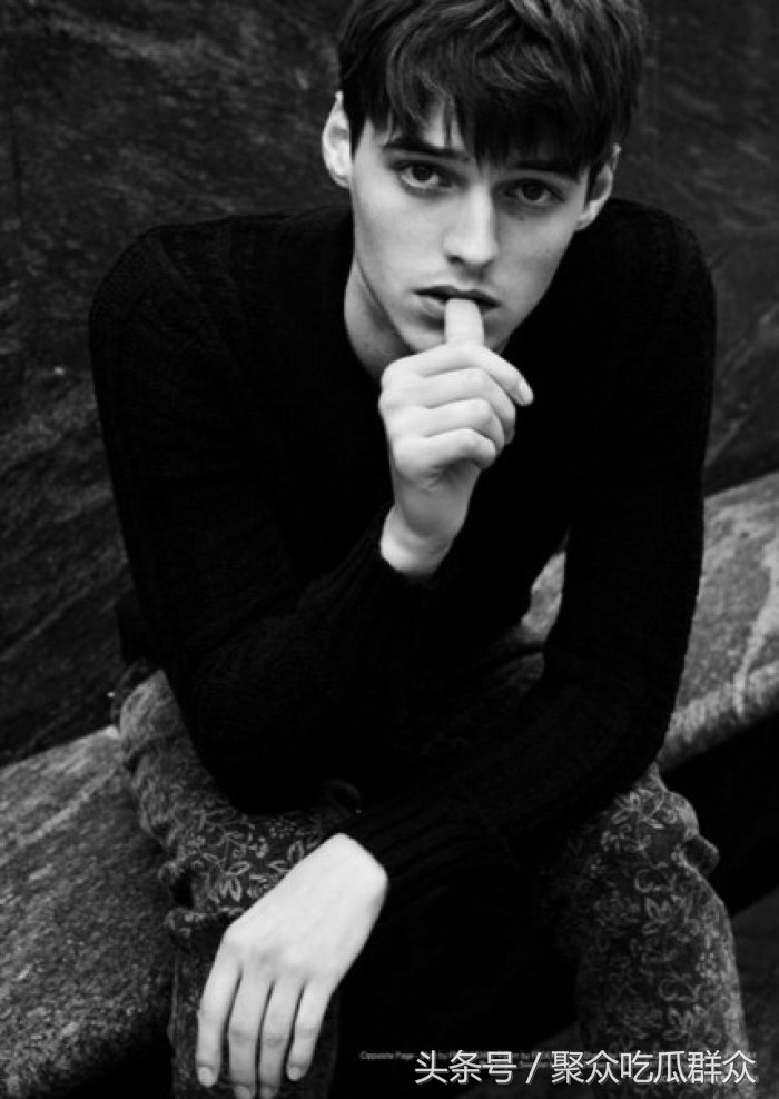 robbie wadge(10位有颜有身材，荷尔蒙爆表的90后鲜肉男模)