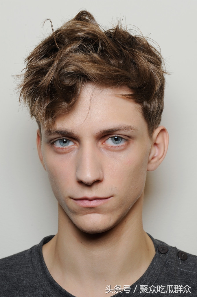 robbie wadge(10位有颜有身材，荷尔蒙爆表的90后鲜肉男模)