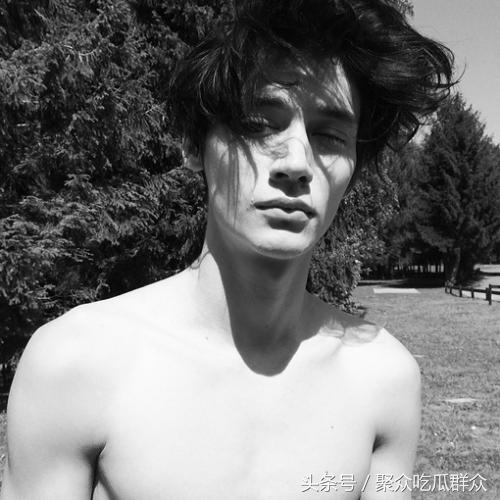 robbie wadge(10位有颜有身材，荷尔蒙爆表的90后鲜肉男模)