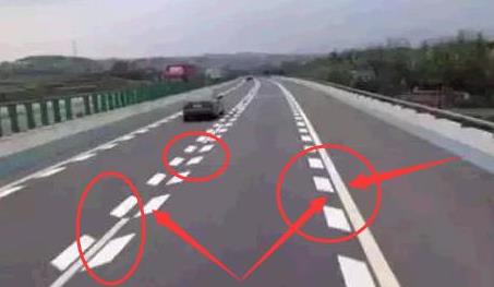 道路上遇到这种标志，禁止左转又禁止右转，连老司机都懵了！