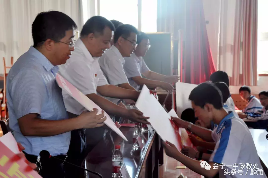 自恢复高考以来会宁一中有60人考入清华北大