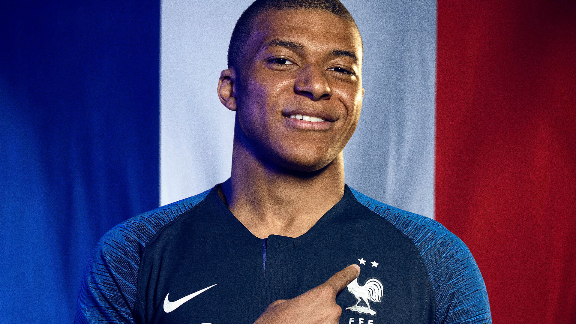 两星法国耐克为法国国家队推出两星版球衣