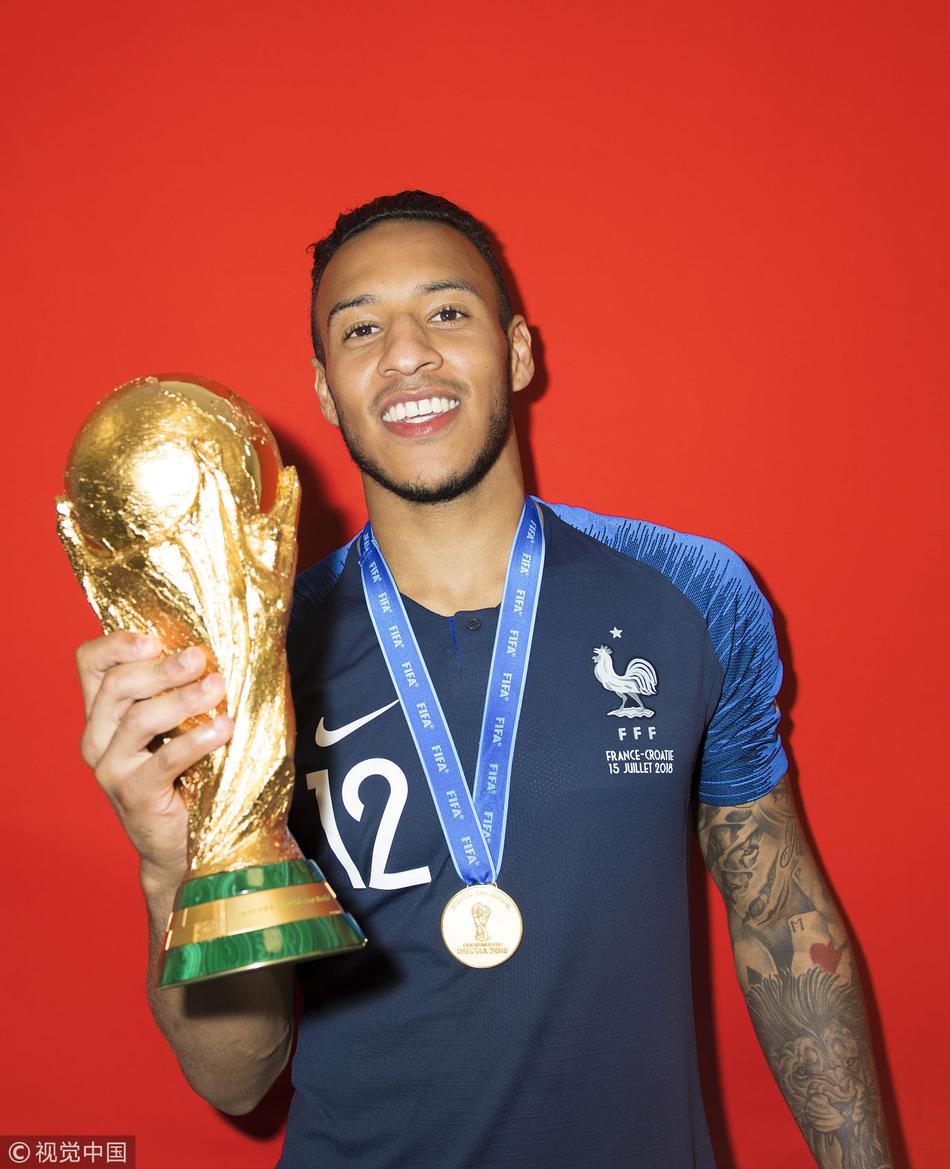 2018世界杯法国队高清(2018世界杯冠军法国队写真)