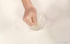 鲈鱼怎么做好吃？试试用酸甜的柠檬汁去腥提鲜，口感超好！