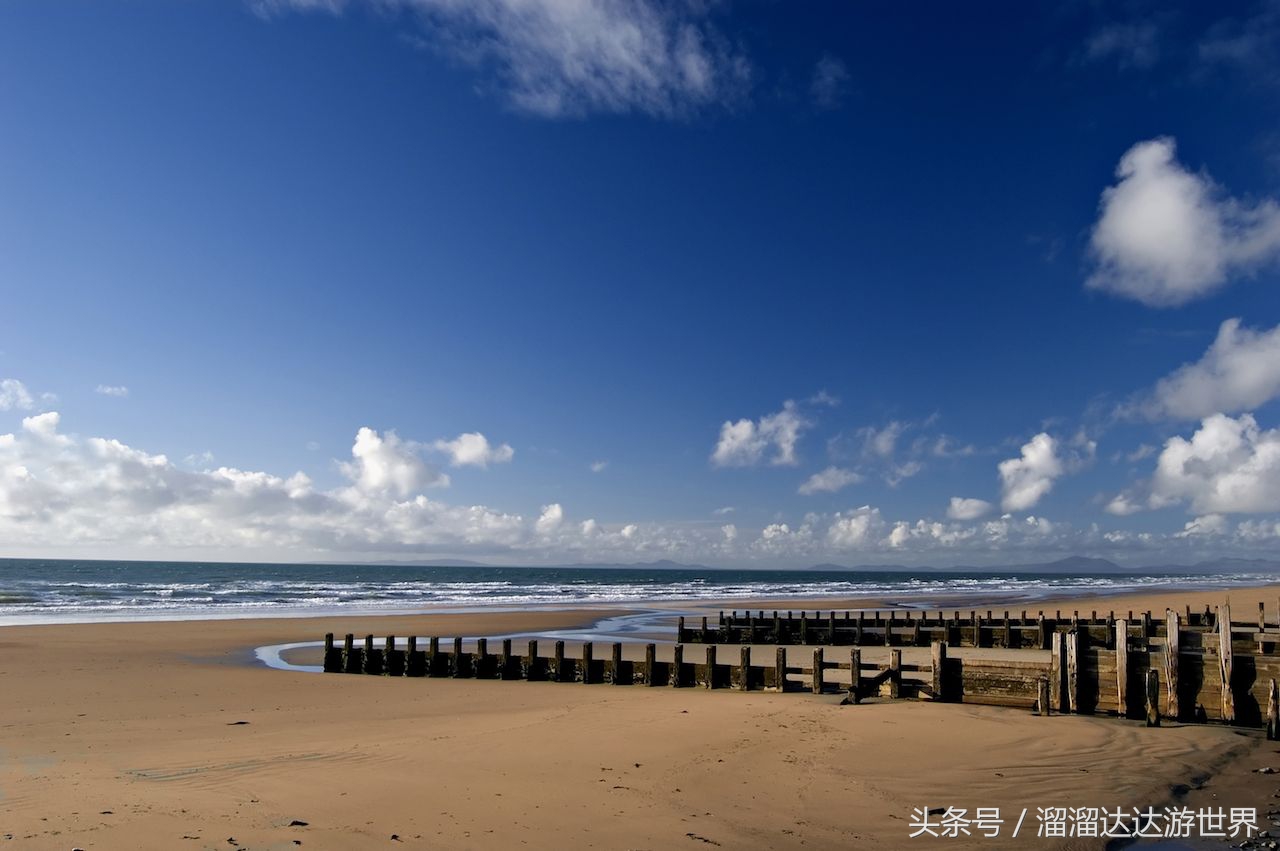 意想不到的十个裸体海滩天体浴场，人们真的是来晒黑的吗？