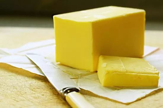 烘焙新手必收藏！关于黄油、奶油、奶酪的区别（附黄油打发教程）