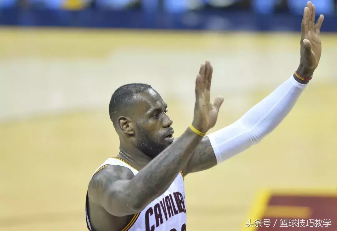 nba比赛前为什么要撒粉(为什么要加入湖人？詹姆斯这次终于亲自回应了！)