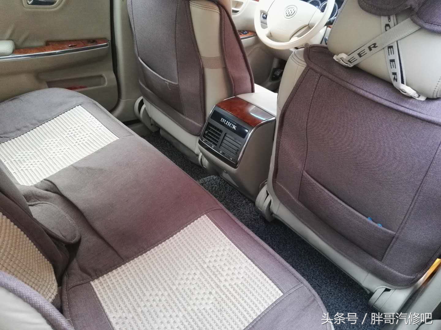 3万元二手别克君越B级车，车主已经开了3年，胖哥也很感兴趣