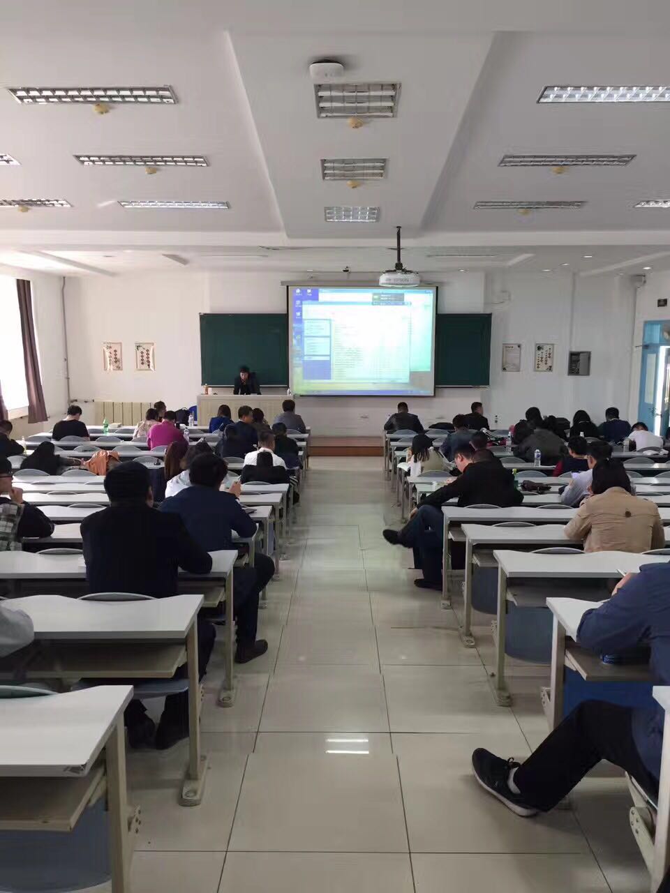 2018年吉大护理学在职研究生是怎么上课的呢