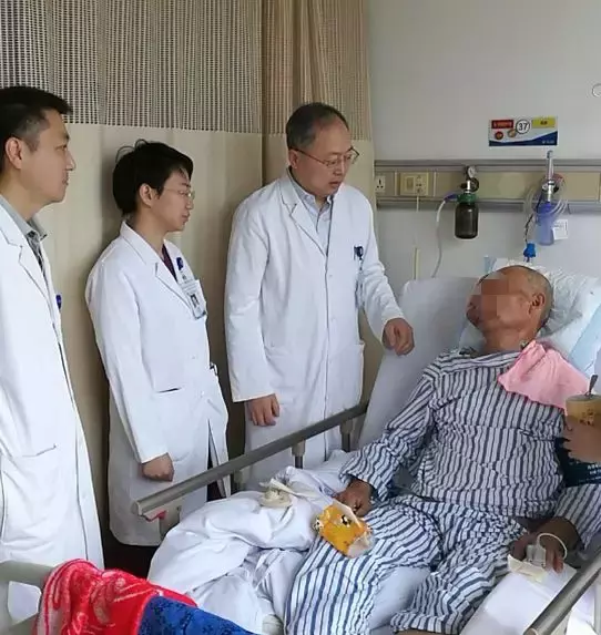 胎记突然疯长,男子为保命,只能“换脸”!胎记有这些特征要当心!