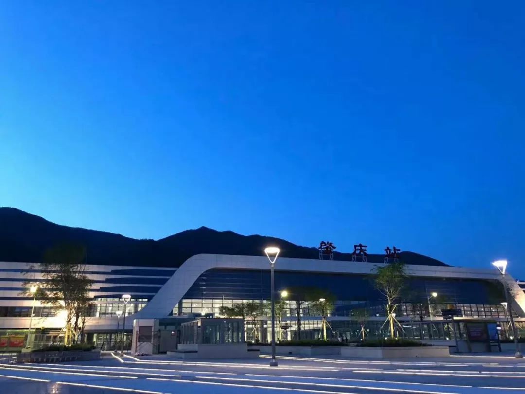顔值爆表的肇庆新站站8月7日投入使用啦，最新列车时刻表请收好