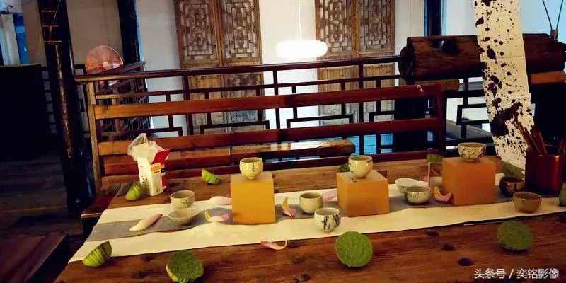 平江首个陶瓷艺术文化展馆,喝茶 尝器把时光留在瓷艺里
