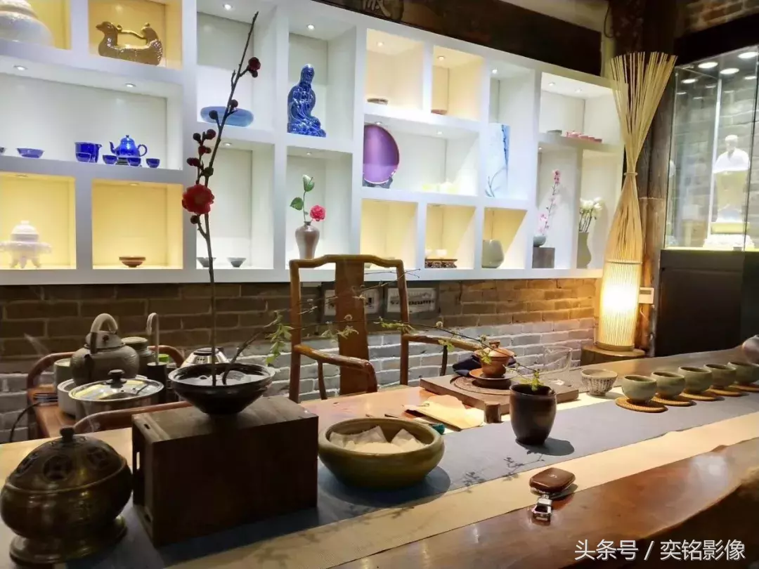 平江首个陶瓷艺术文化展馆,喝茶 尝器把时光留在瓷艺里