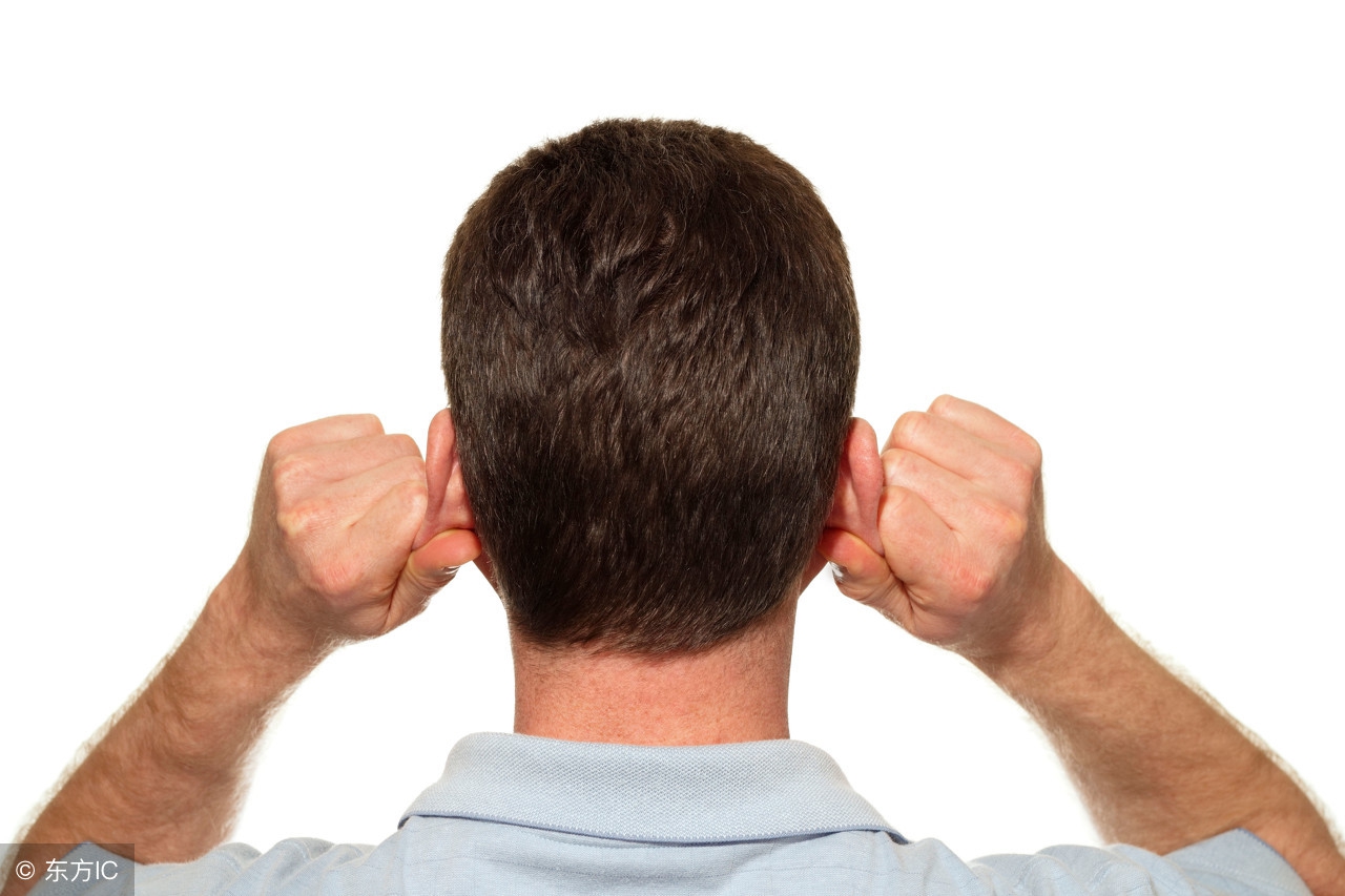 耳鸣是什么原因造成的？3个小妙招，或能让你告别耳鸣