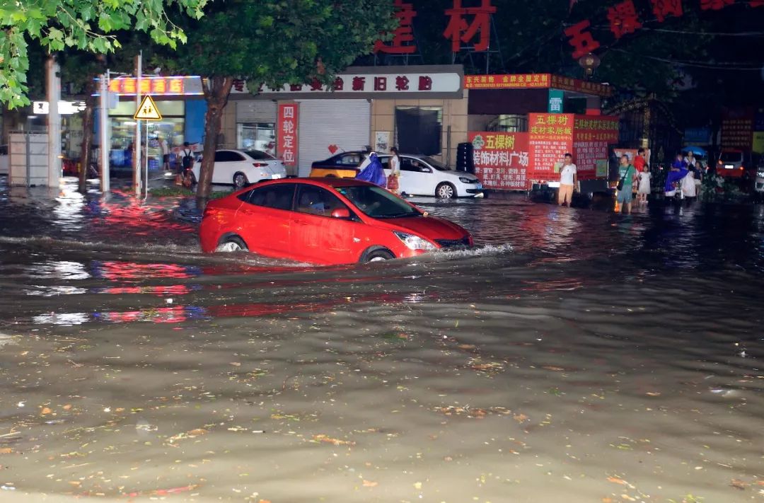 大暴雨+中到大雨再下三天！河北连发预警+通知！这些事千万不能做！