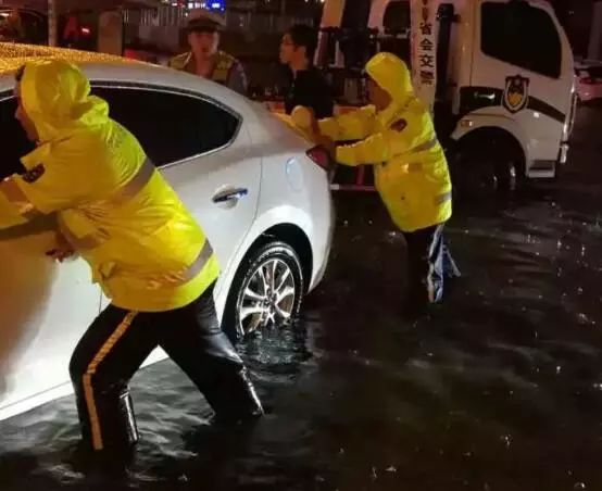 大暴雨+中到大雨再下三天！河北连发预警+通知！这些事千万不能做！