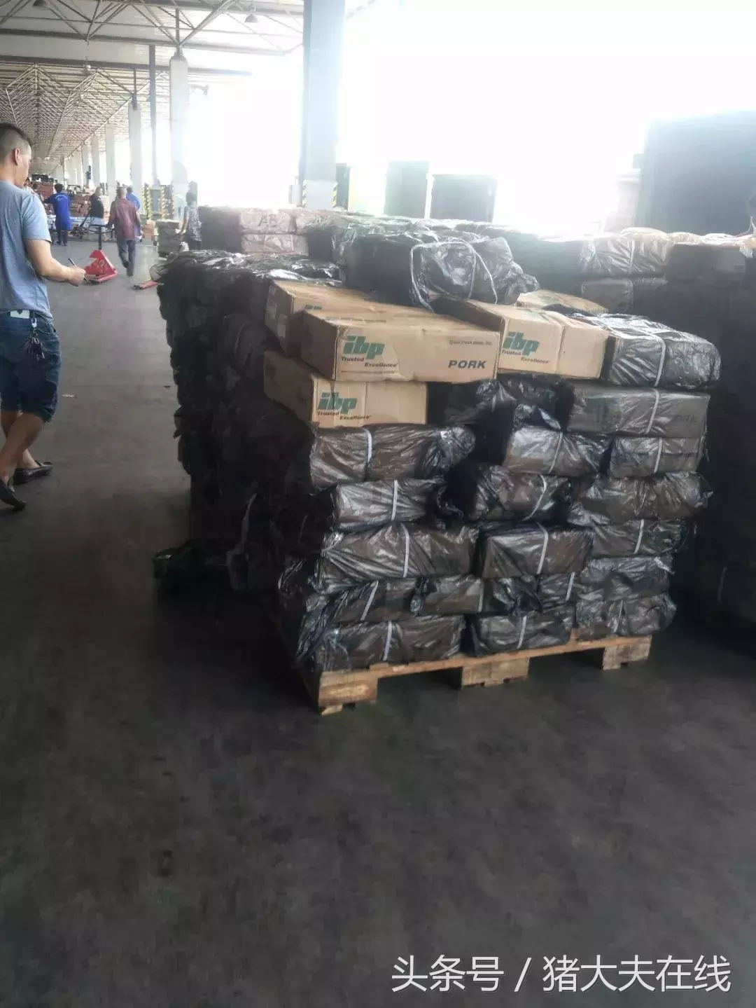 重庆两市场竟有90%商户销售走私冻肉，每日数千吨流向西南各省