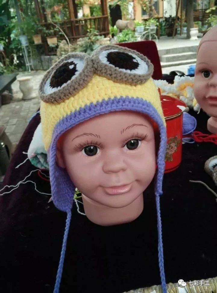 小黄人护耳帽钩针编织教程，男孩戴上真帅气，冬天再也不怕冻耳了