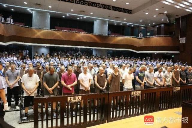 村霸雇74名律师丶（居委会党委书记成黑老大）