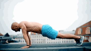 你究竟是在做俯卧撑，还是自残？！