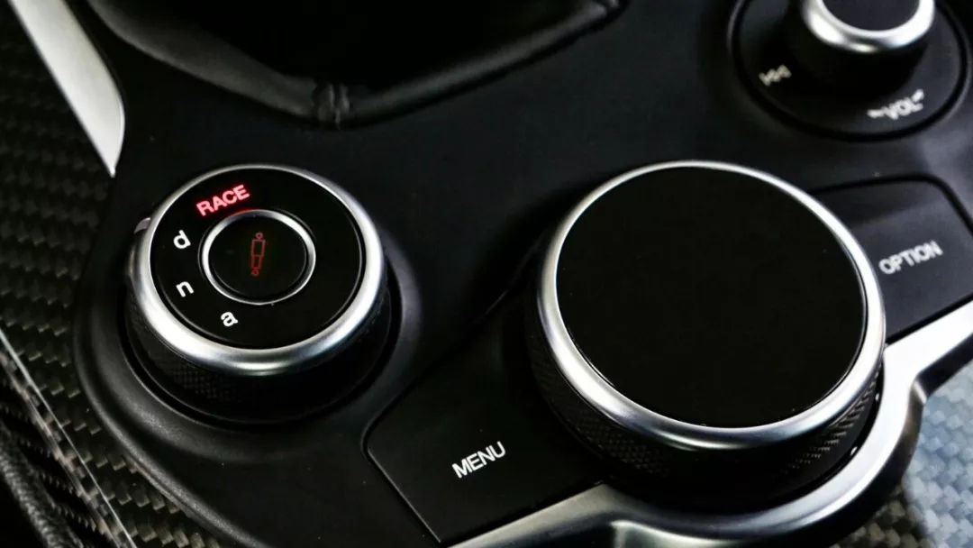 天天喊着买GTI、ST、BMW，可这些字母的含义你真的知道吗？