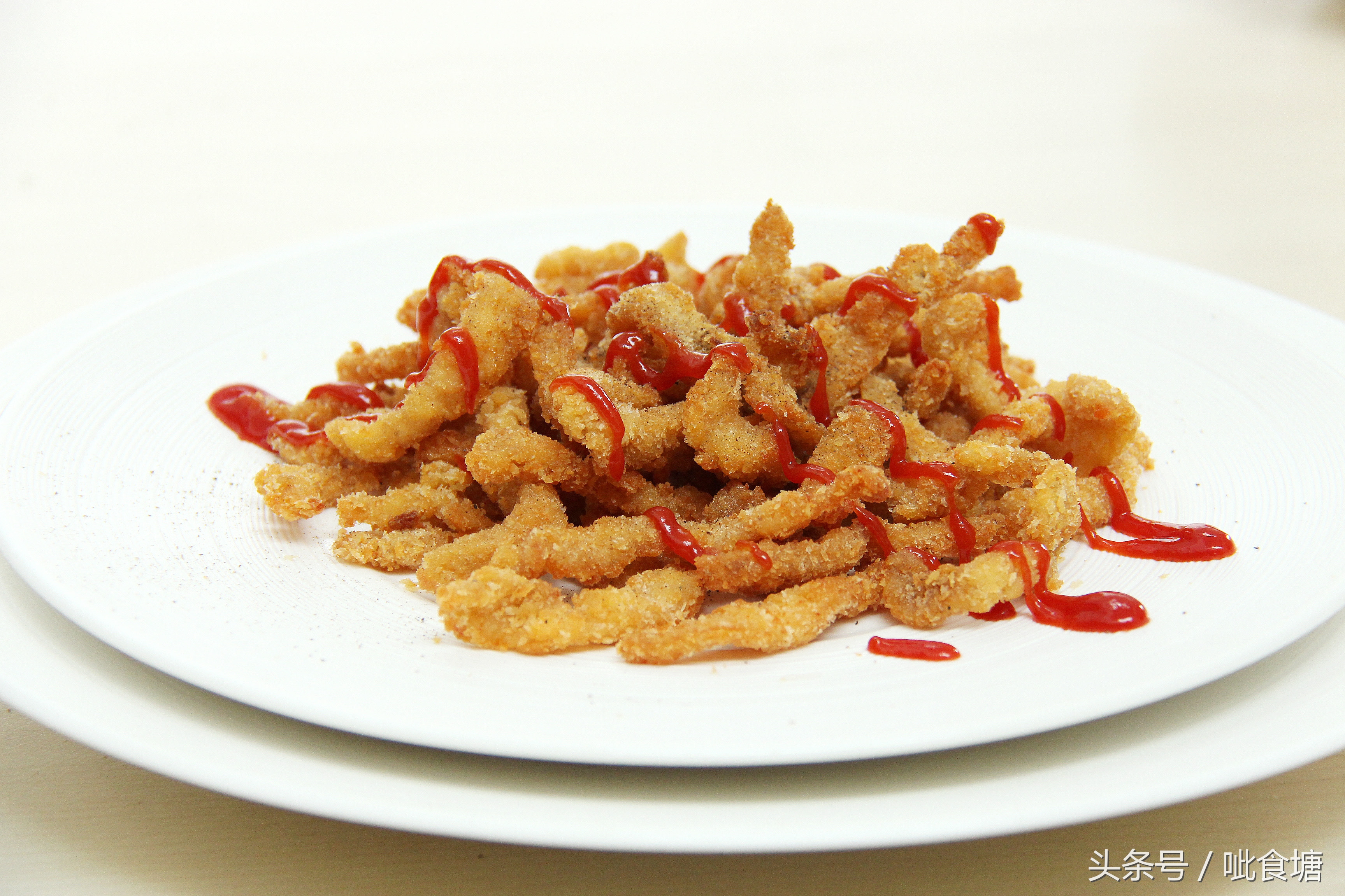 喜欢吃炸鸡柳不用叫外卖了,在家做非常简单,颜色金黄口感酥香