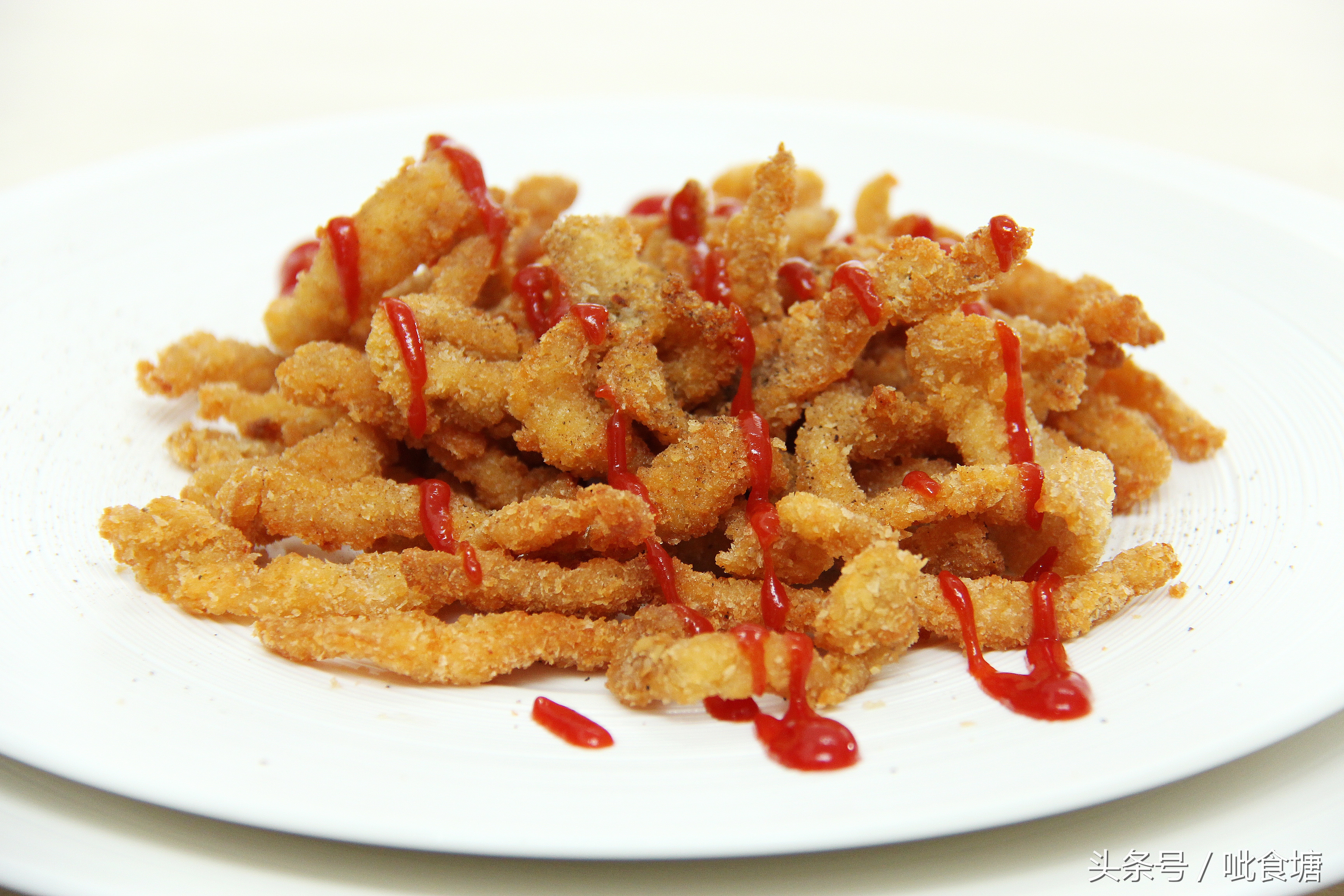 喜欢吃炸鸡柳不用叫外卖了,在家做非常简单,颜色金黄口感酥香