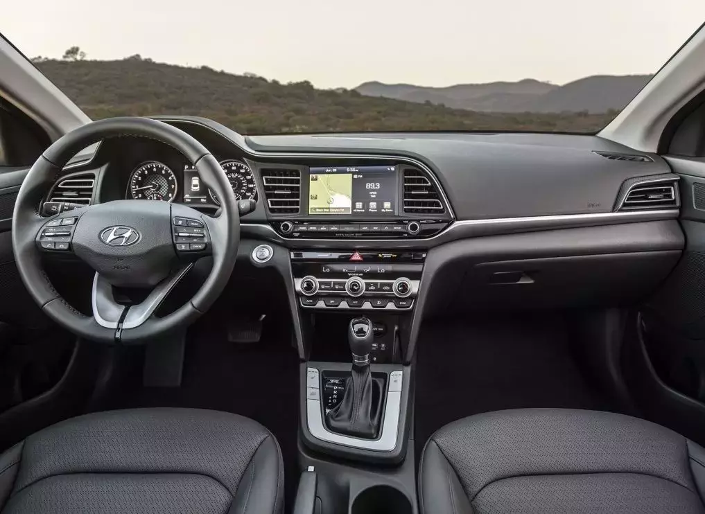 第六代伊兰特中期改款官图发布,新车有望年内上市