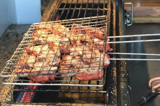 门脸不大，却让无数天津吃货流口水的小馆子！拯救荷包干瘪的你！