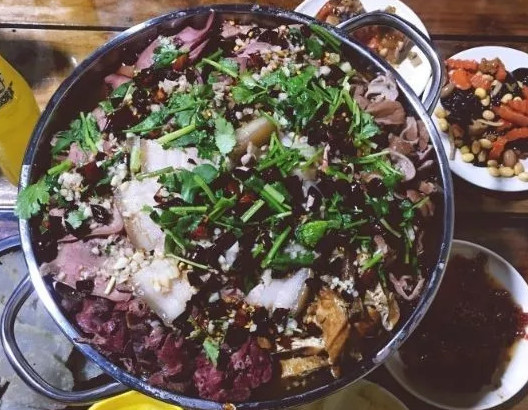 门脸不大，却让无数天津吃货流口水的小馆子！拯救荷包干瘪的你！