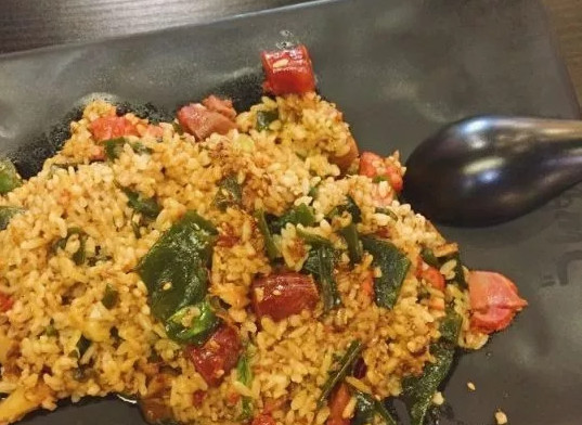 门脸不大，却让无数天津吃货流口水的小馆子！拯救荷包干瘪的你！