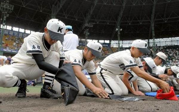 徐靖 沙青青︱百年甲子园：青春、热血和乡愁