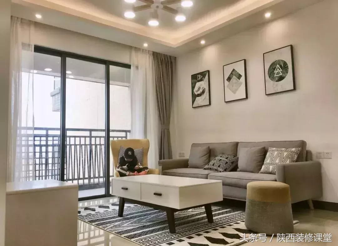 32款惊艳阳台门装修效果图，打造理想家居空间