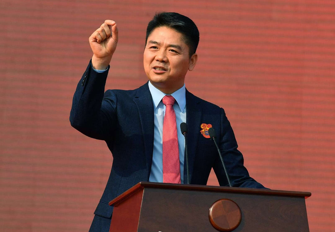 刘强东性侵女留学生被捕，是嫌弃家妻不够美，还是另有原因？