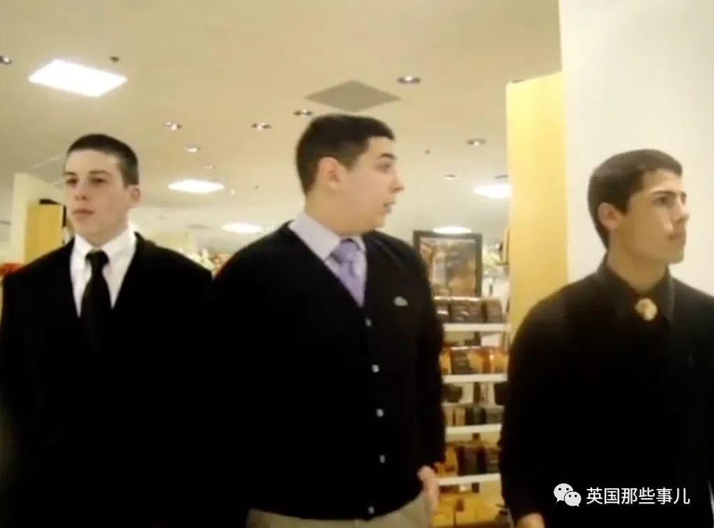 “你们再不收网抓人，过几天我就要当上纽约黑手党教父了！”