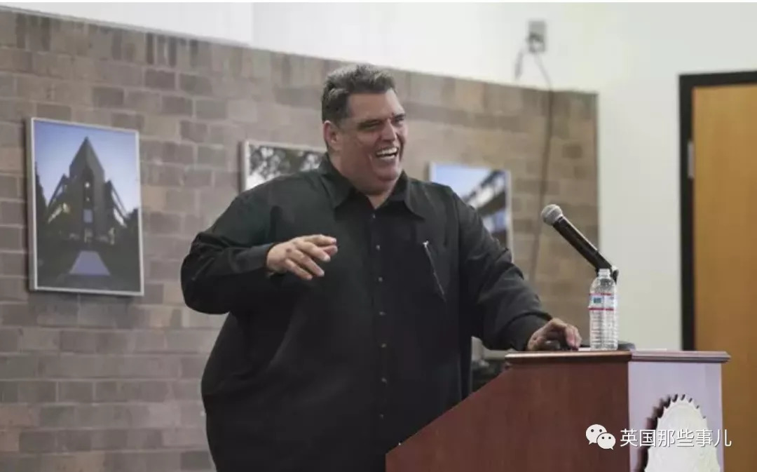 “你们再不收网抓人，过几天我就要当上纽约黑手党教父了！”