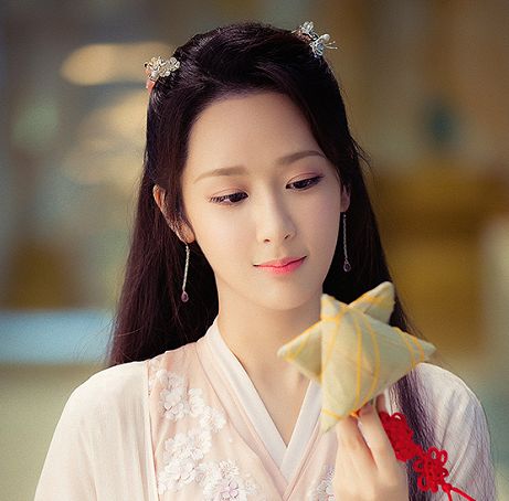 《香蜜》“车祸”现场：杨紫美出新高度，竟被无情揭穿靠滤镜！