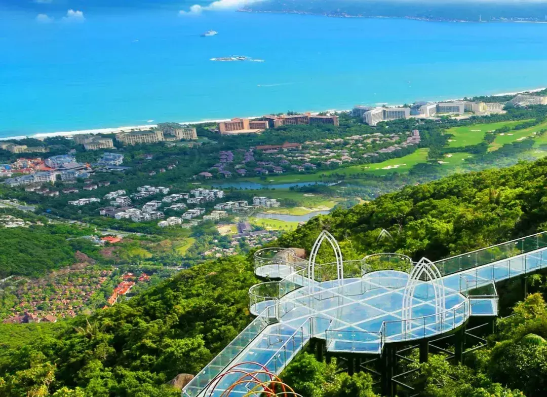 国内第一条全海景玻璃栈道开放!媲美“天空之境”,却吓得腿软~