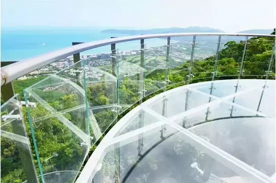 国内第一条全海景玻璃栈道开放!媲美“天空之境”,却吓得腿软~
