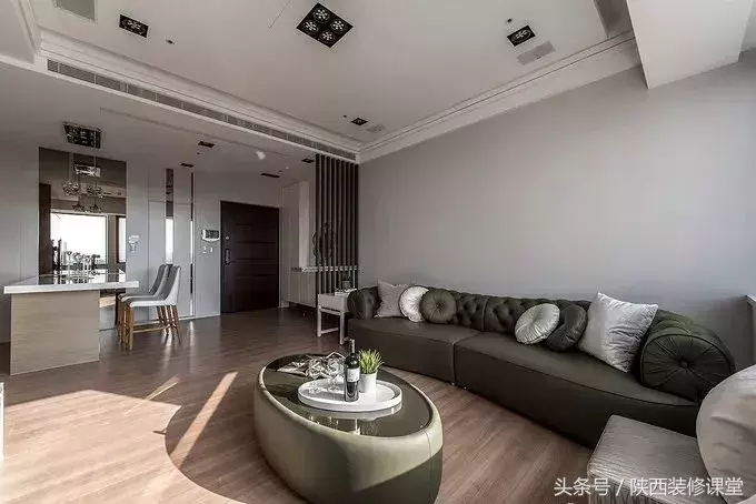 34款进门是客厅,玄关原来可以这样做