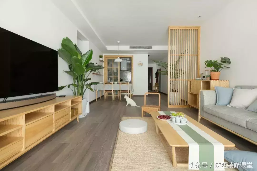 34款进门是客厅,玄关原来可以这样做