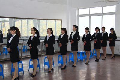 尴尬！这个专业为公务员而生，却沦为“最不适合”考公的专业